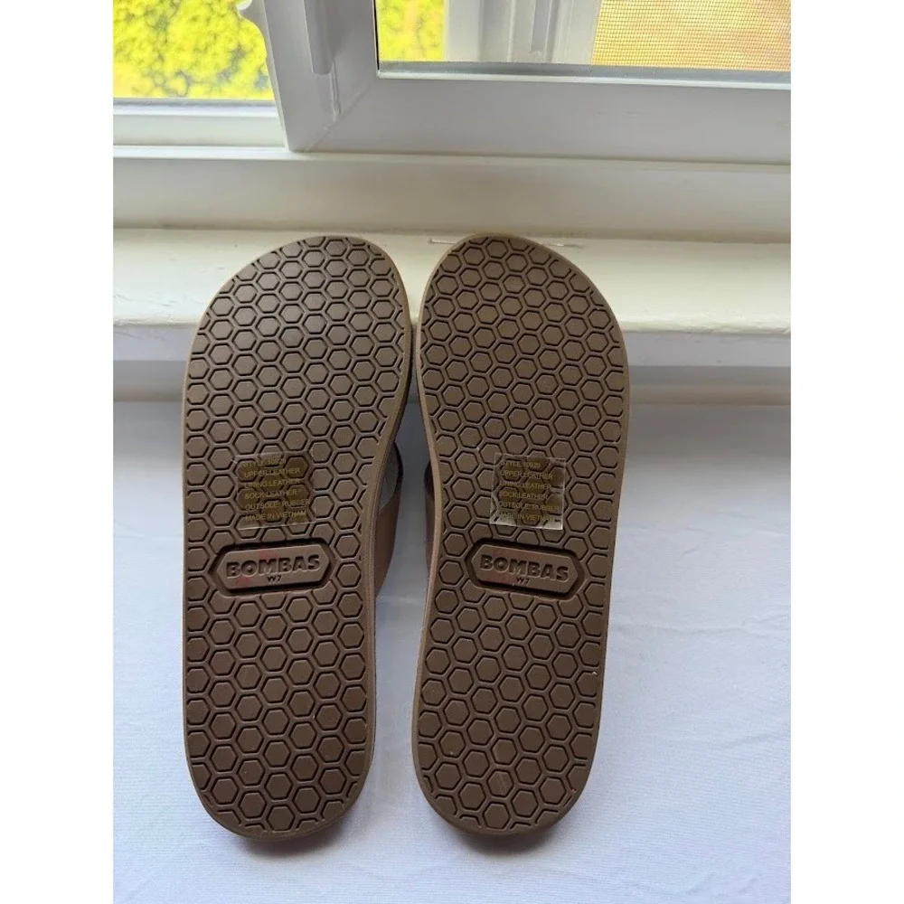 Bombas leather flip
